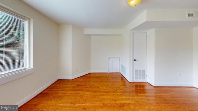 8514 Chestnut Oak Rd in Parkville, MD - Building Photo - Building Photo