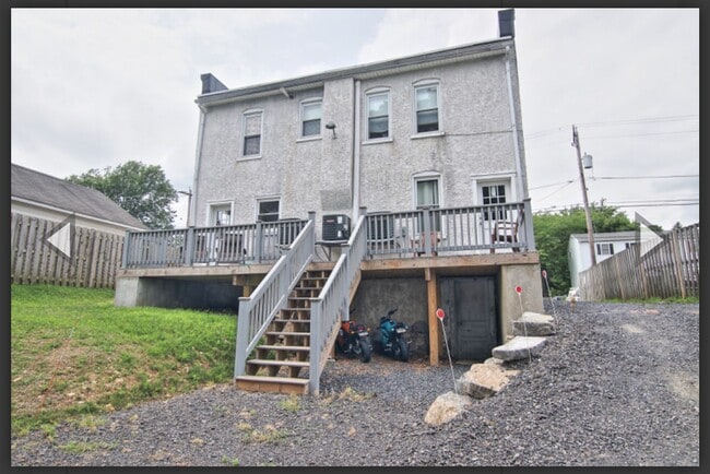 658 S Reading Ave-Unit -658 S. Reading Ave. 1st Floor in Boyertown, PA - Building Photo - Building Photo