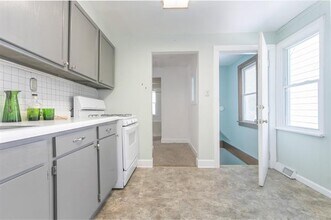 615 Pine St, Unit 2 in Madison, WI - Building Photo - Building Photo