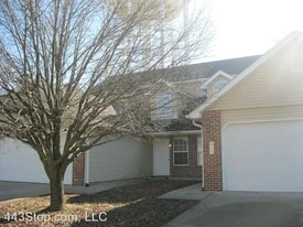 310 Nikki Way in Columbia, MO - Building Photo