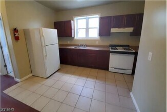 231 Rhode Island Ave in East Orange, NJ - Building Photo - Building Photo