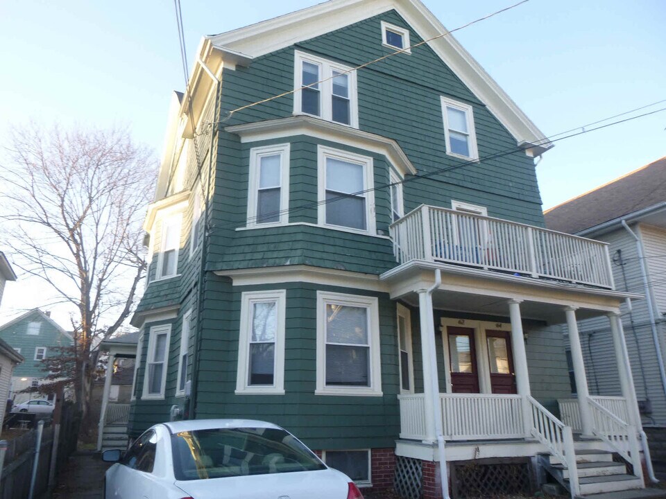 64 Radcliffe Ave in Providence, RI - Building Photo
