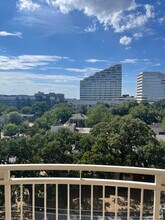 3225 Turtle Creek Blvd, Unit 726 in Dallas, TX - Building Photo - Building Photo