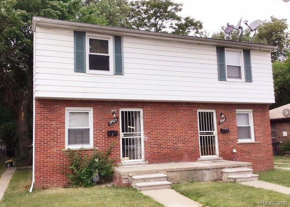 19927 Greenfield Rd in Detroit, MI - Building Photo