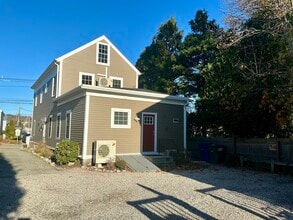 17 Willow St in Stonington, CT - Building Photo - Building Photo