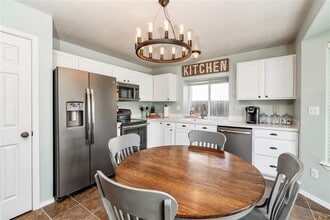 327 W Hesston St in Kuna, ID - Building Photo - Building Photo