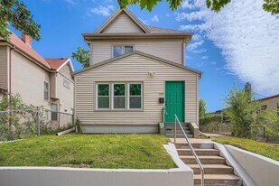 610 Fairview Ave N in St. Paul, MN - Building Photo