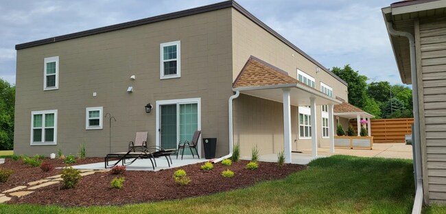 247 W Main St, Unit Apt A in Wales, WI - Building Photo - Building Photo