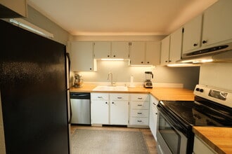 4725 W Moorhead Cir in Boulder, CO - Building Photo - Building Photo