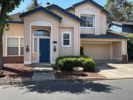 8212 Shannon Oak Ln in Elk Grove, CA - Building Photo