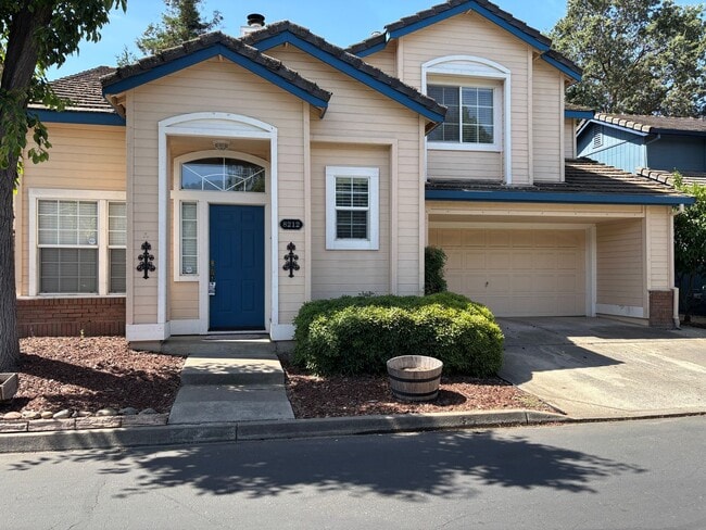8212 Shannon Oak Ln