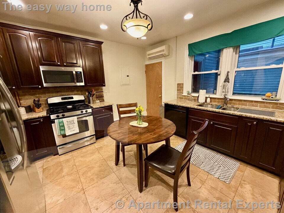 18 Homer St, Unit #2 in Brookline, MA - Building Photo