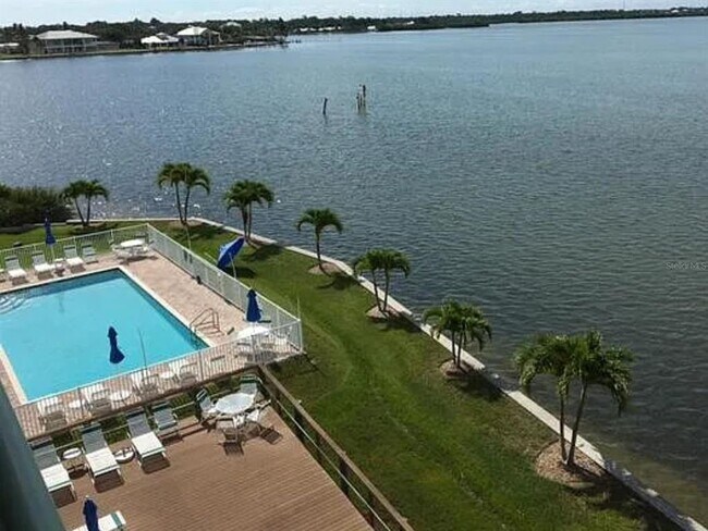 1375 Beach Rd in Englewood, FL - Building Photo - Building Photo
