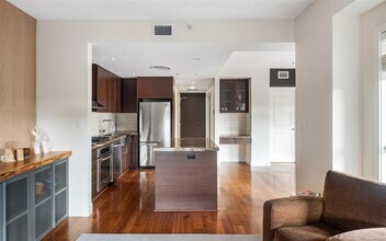 424-1400 Lynburne Pl in Victoria, BC - Building Photo - Building Photo