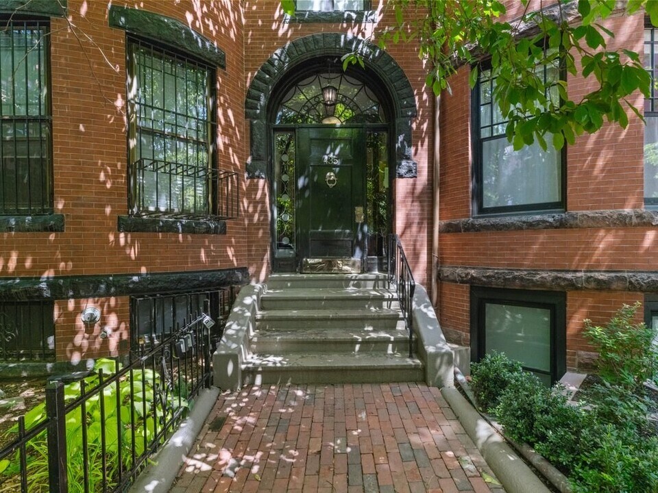 435 Marlborough St in Boston, MA - Building Photo