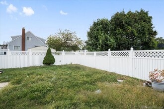 85 Avery St in Stamford, CT - Building Photo - Building Photo