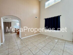 9367 Palo Verde Dr in Hesperia, CA - Building Photo - Building Photo