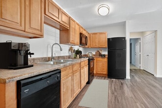 The Grand at Shoaff Park in Fort Wayne, IN - Foto de edificio - Building Photo