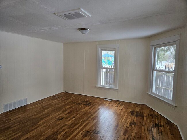 289 Monroe Ave in Muskegon, MI - Building Photo - Building Photo