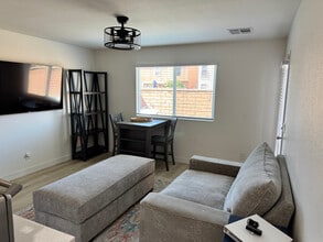 7250 Sterling Rock Ave in Las Vegas, NV - Building Photo - Building Photo