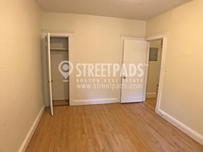 1810 Commonwealth Ave in Boston, MA - Building Photo