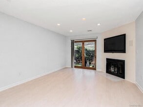 8 Davids Ln in Ossining, NY - Building Photo - Building Photo