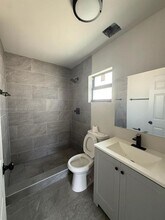2806 NW 9th Ct in Fort Lauderdale, FL - Foto de edificio - Building Photo