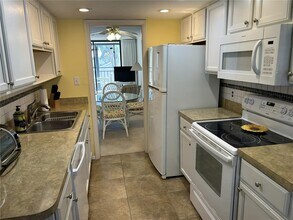 1316 Pasadena Ave S in South Pasadena, FL - Foto de edificio - Building Photo