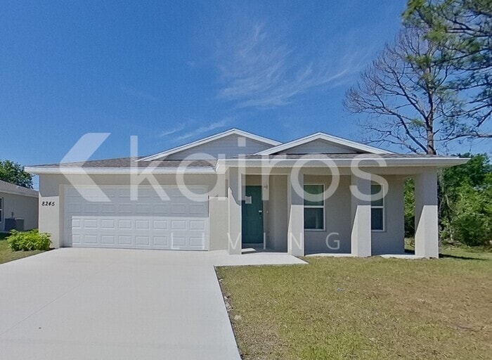 8245 100th Ave in Vero Beach, FL - Building Photo