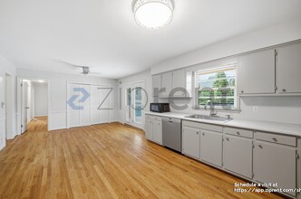 1894 Hebron Hills Dr in Tucker, GA - Building Photo - Building Photo