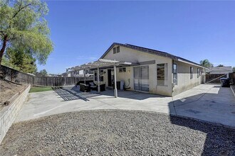 27507 Fallbrook Ct in Corona, CA - Building Photo - Building Photo