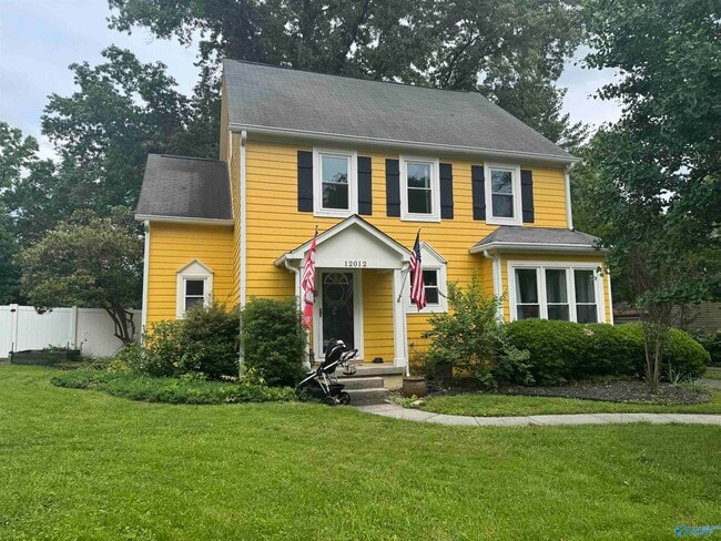 property at 12012 Huntcliff Rd SE