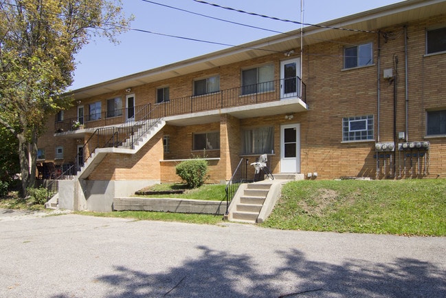 125 S 17th St in St. Charles, IL - Foto de edificio - Building Photo