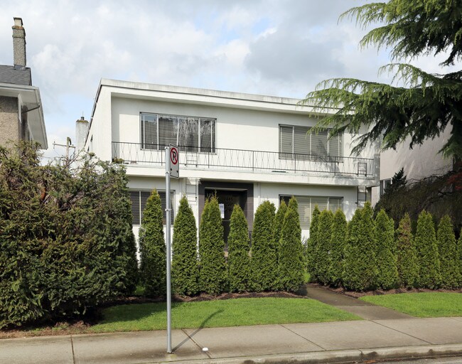 1445 W 11th Ave