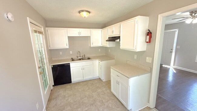 80 Otsego Dr in Memphis, TN - Building Photo - Building Photo