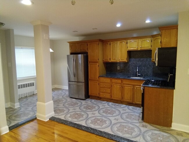 property at 1464 E 102nd St