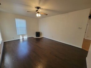1522 Marin St in Corning, CA - Building Photo - Building Photo