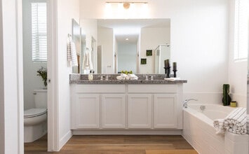 2340 E Marguerite Ave in Phoenix, AZ - Foto de edificio - Building Photo