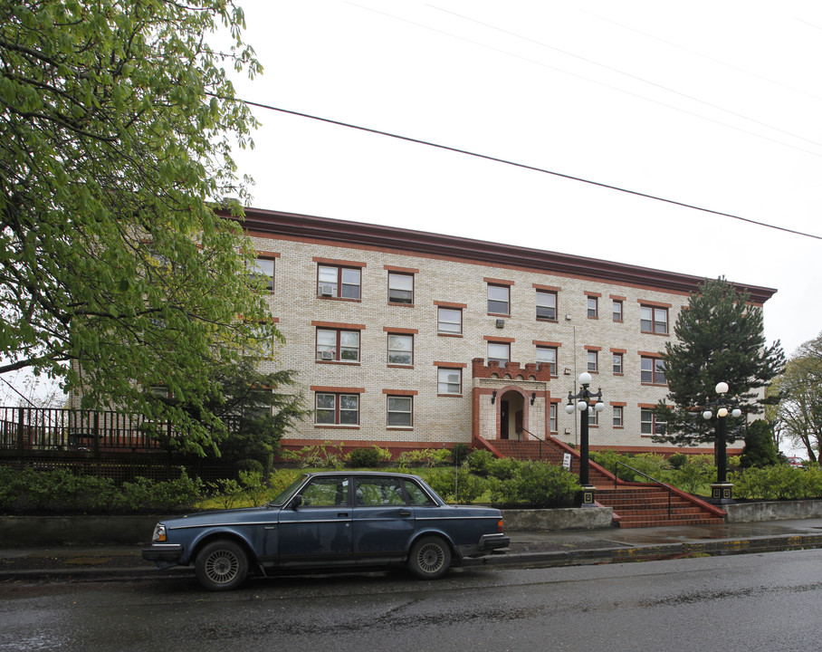 Riverview Apartments in Oregon City, OR - Building Photo