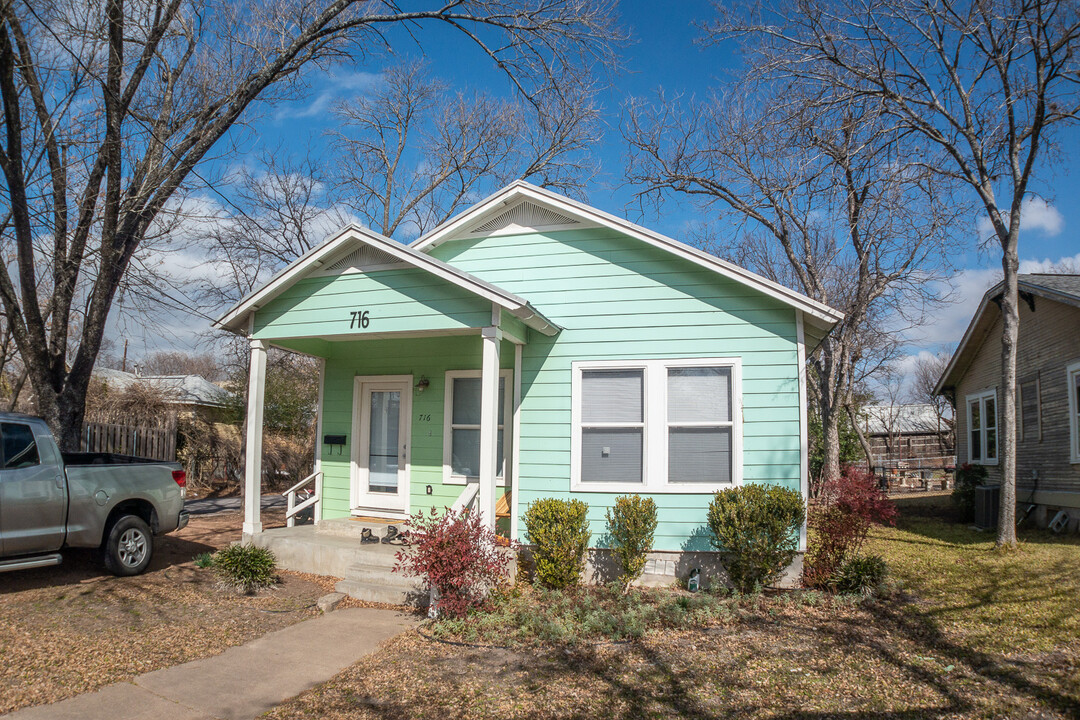 716 W 35th St in Austin, TX - Foto de edificio