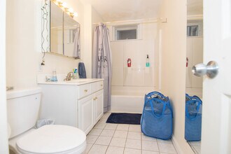 60 Gibbs St, Unit 1 in Brookline, MA - Building Photo - Building Photo