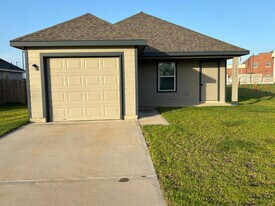 1964 Rd 5714 in Cleveland, TX - Building Photo