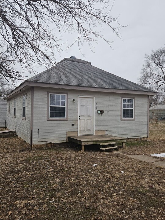 519 W 14th St in Junction City, KS - Building Photo