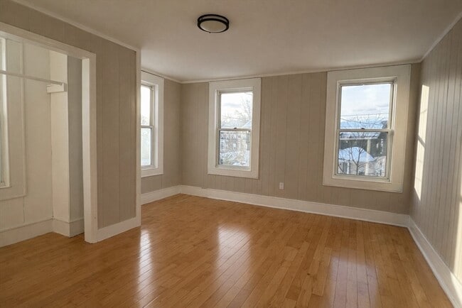 13 Hampden St in Westfield, MA - Building Photo - Building Photo