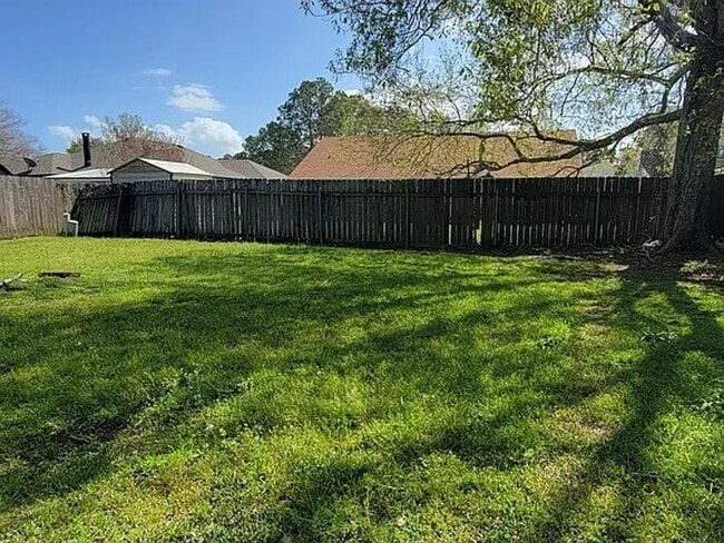 405 Holmes Dr in Slidell, LA - Building Photo - Building Photo