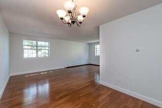 155 Summer St, Unit 25 in Somerville, MA - Foto de edificio - Building Photo