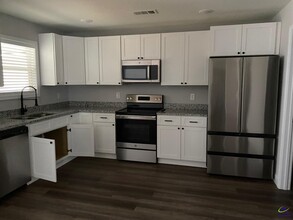 108 N Sky Dr in Warner Robins, GA - Building Photo - Building Photo