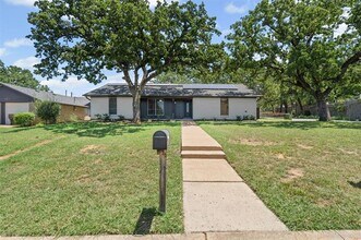 2423 Jewell Dr in Arlington, TX - Building Photo - Building Photo