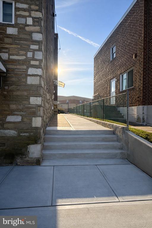 property at 1622 Borbeck Ave