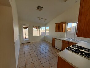 2119 Raspberry Hill Rd in Las Vegas, NV - Building Photo - Building Photo
